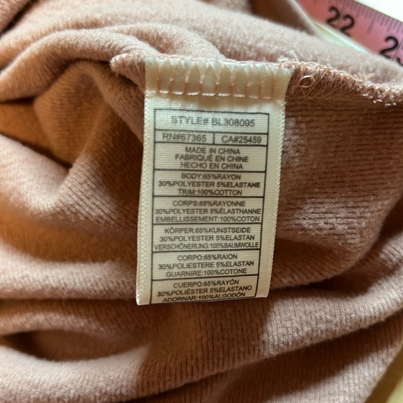 Bodega Babe Long Sleeve Hoodie Dress
BB Dakota by Steve Madden Size Large - Picture 9 of 11